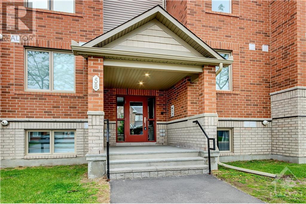 58 BARNSTONE DRIVE UNIT#1, Ottawa