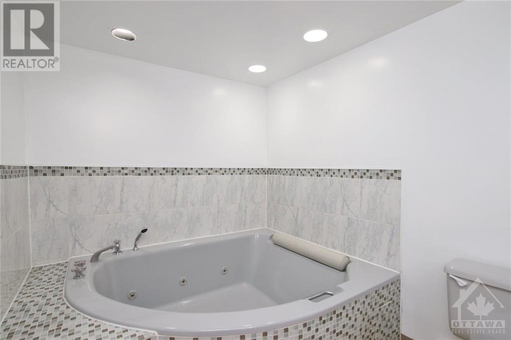 Listing 1345188 - Large Photo # 27