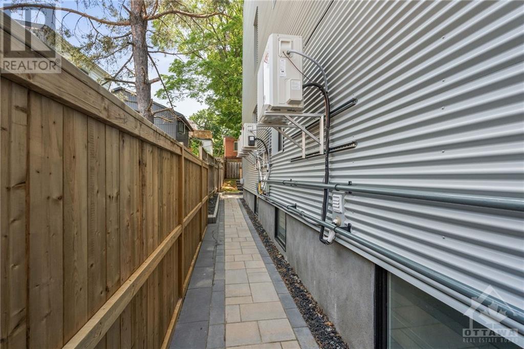 442 SUNNYSIDE AVENUE
