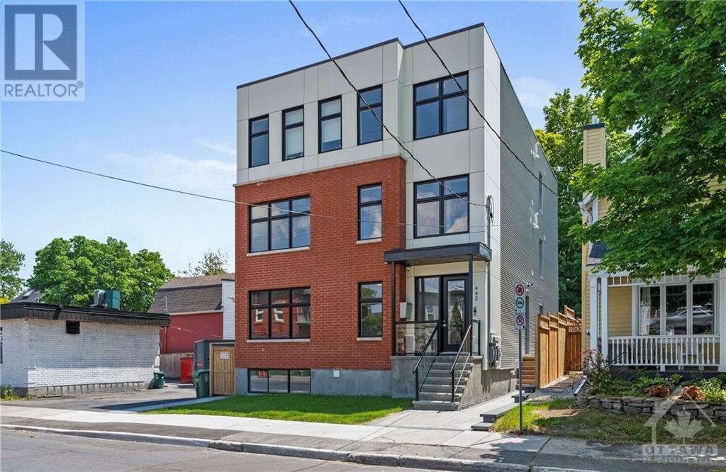 442 SUNNYSIDE AVENUE
