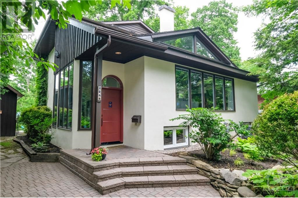 2068 THORNE AVENUE, Ottawa