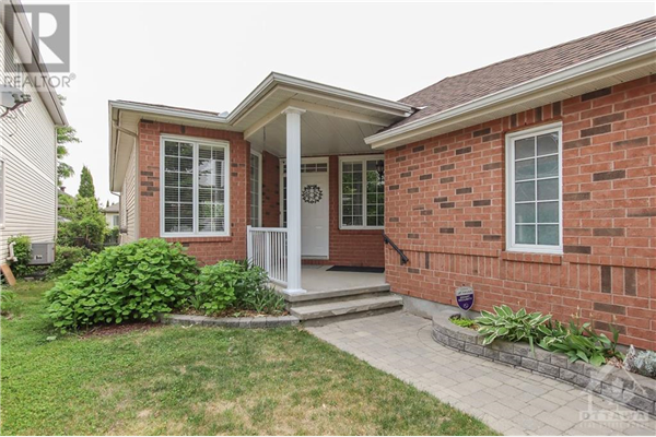 19 WHITESTONE DRIVE, Ottawa