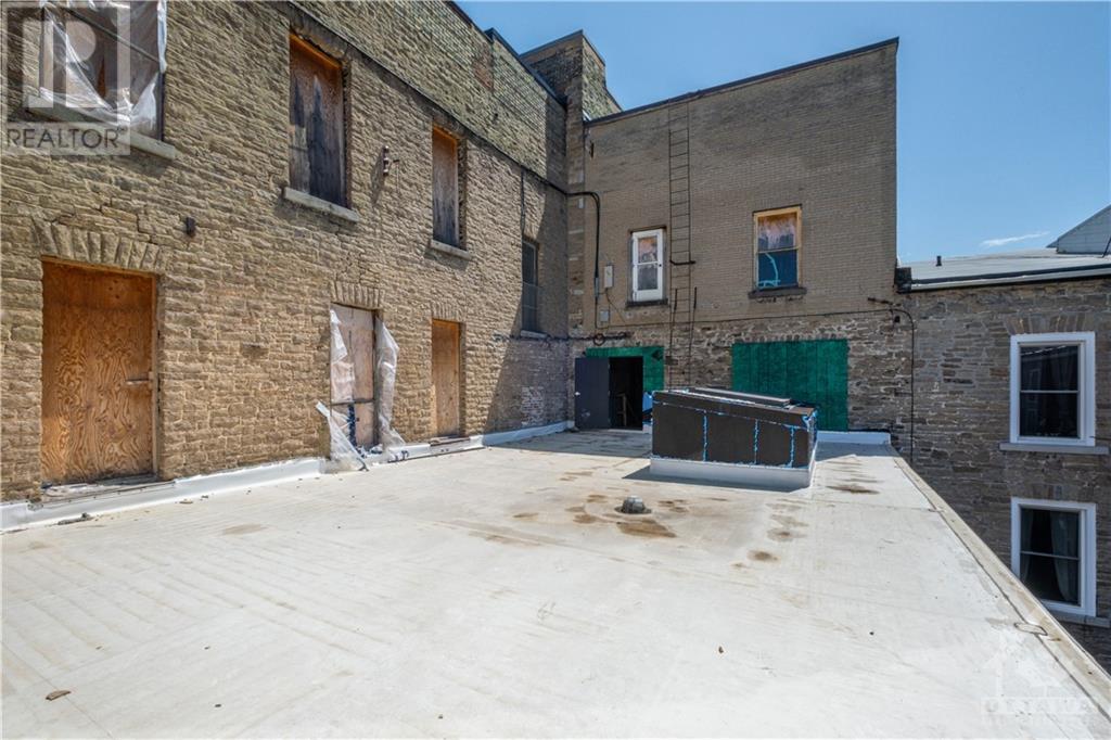 58-60 KING STREET W