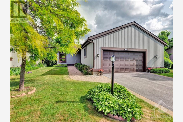 10 SPYGLASS RIDGE, Ottawa