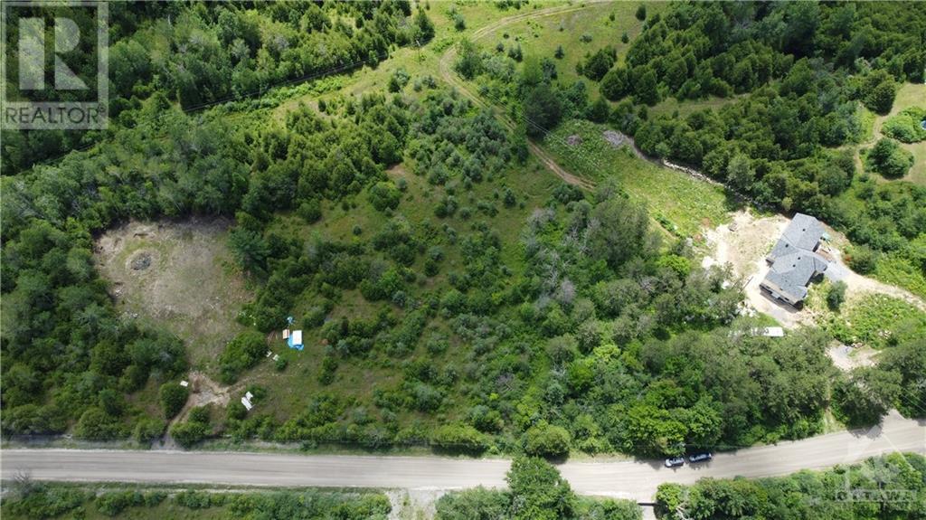 Listing 1347768 - Large Photo # 2