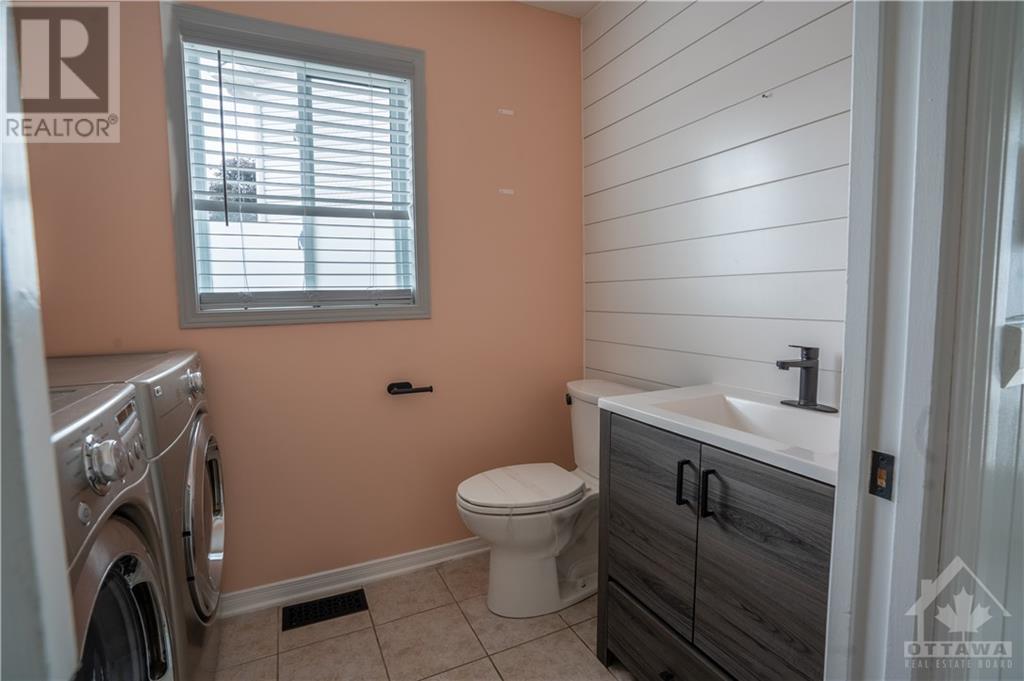 1090 TRILLIUM PLACE