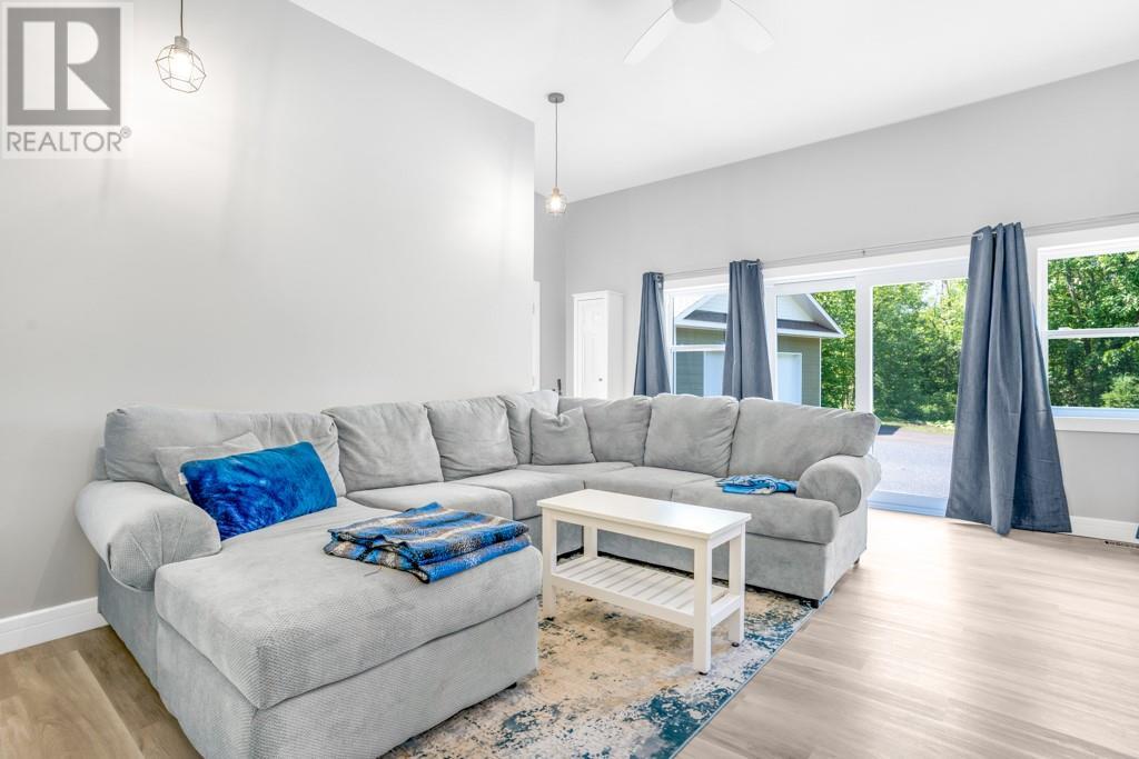 Listing 1348649 - Large Photo # 9