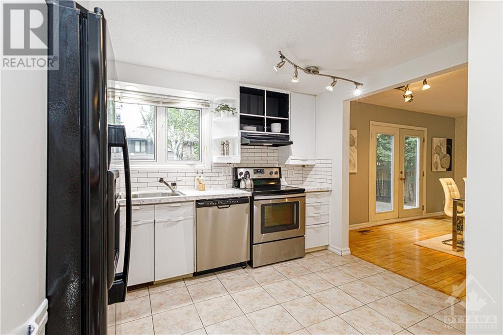 Listing 1348913 - Large Photo # 16