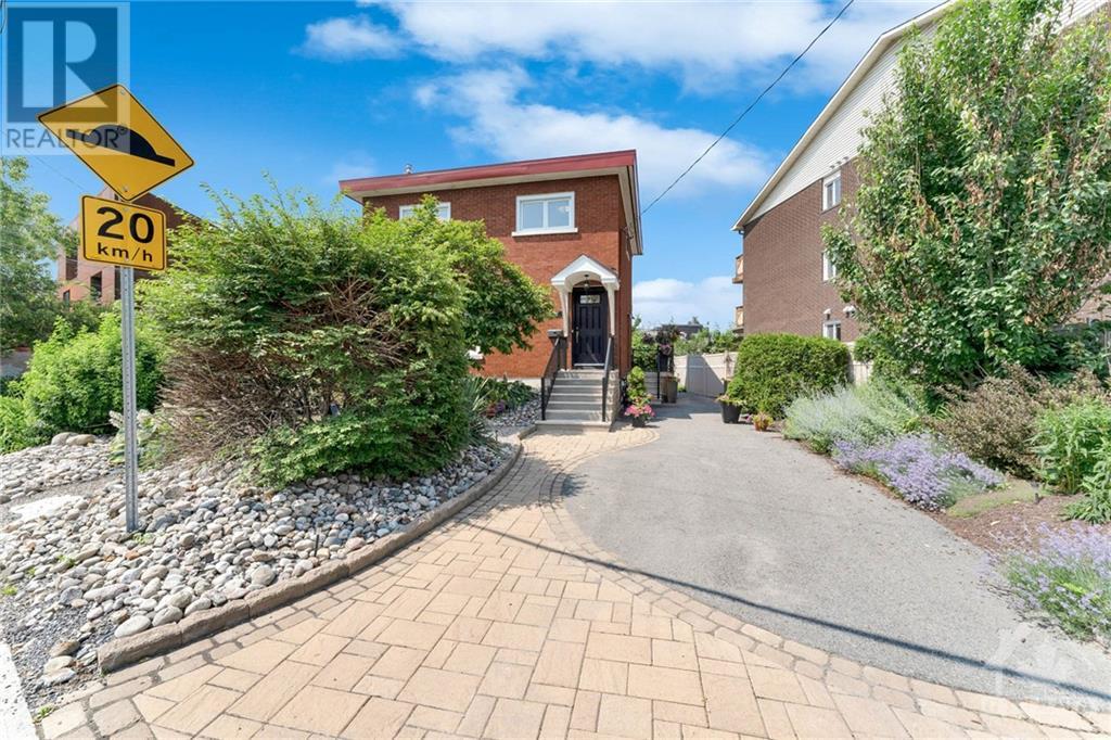 Listing 1349068 - Large Photo # 1