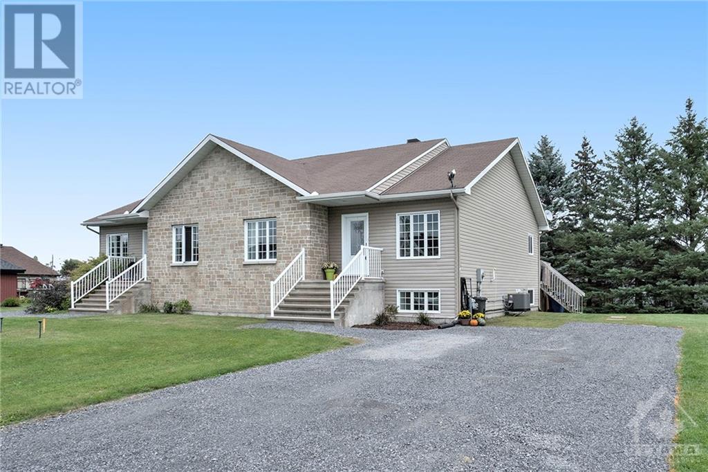 Listing 1349109 - Large Photo # 1