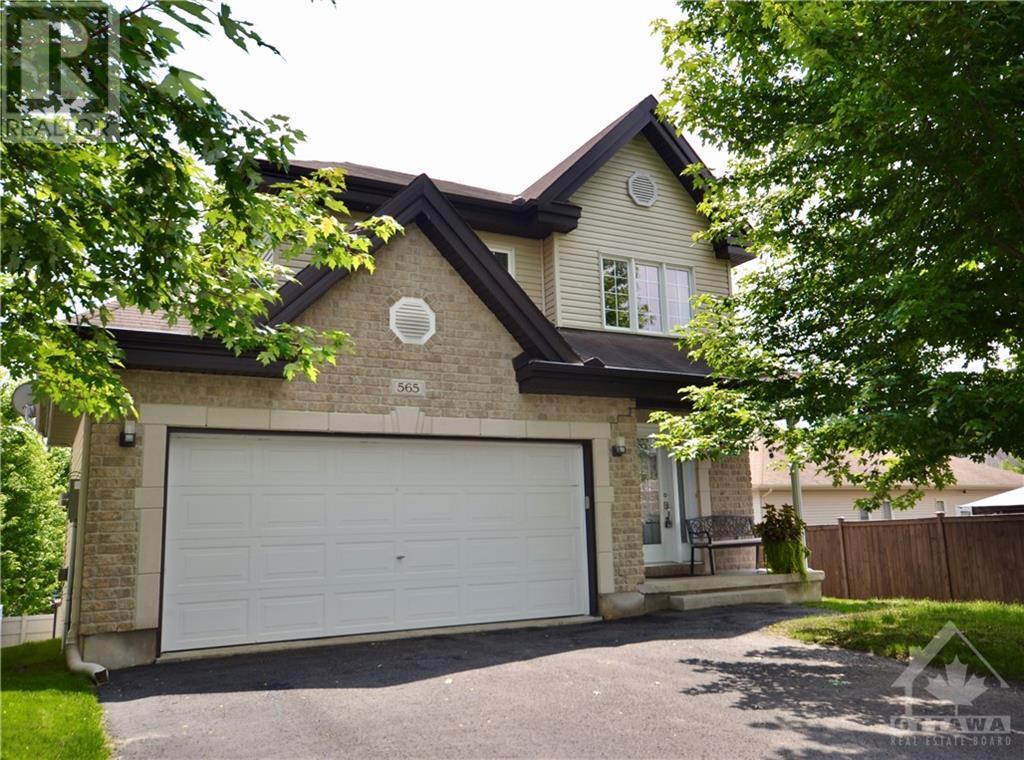 565 EMERALD STREET