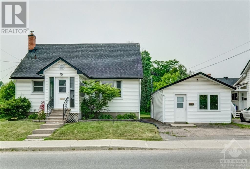 208 BELL STREET