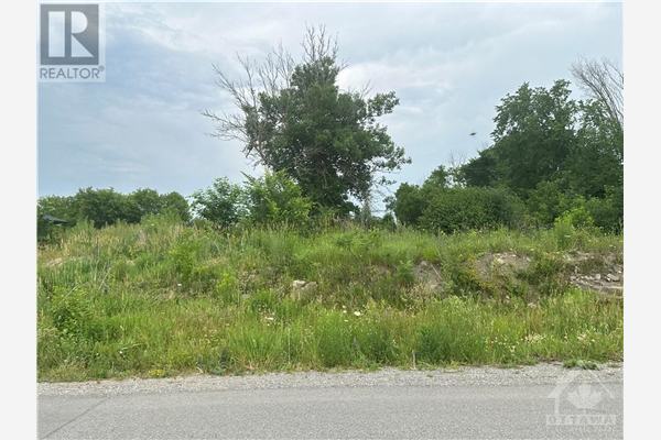 2572 DOW STREET, Metcalfe