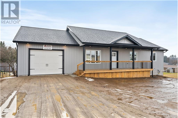 47 ROBERTSON DRIVE, Beachburg