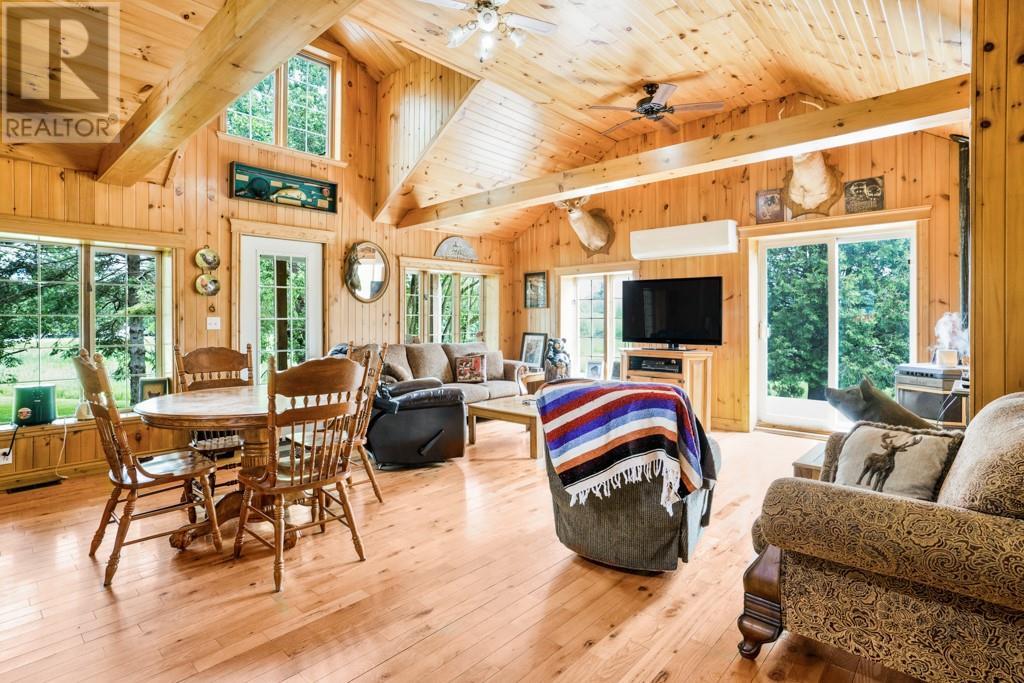 Listing 1350763 - Large Photo # 14