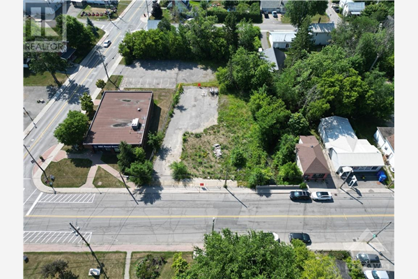 8212 VICTORIA STREET, Metcalfe