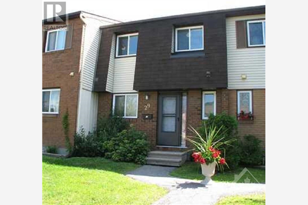 29 PIXLEY PRIVATE, Ottawa