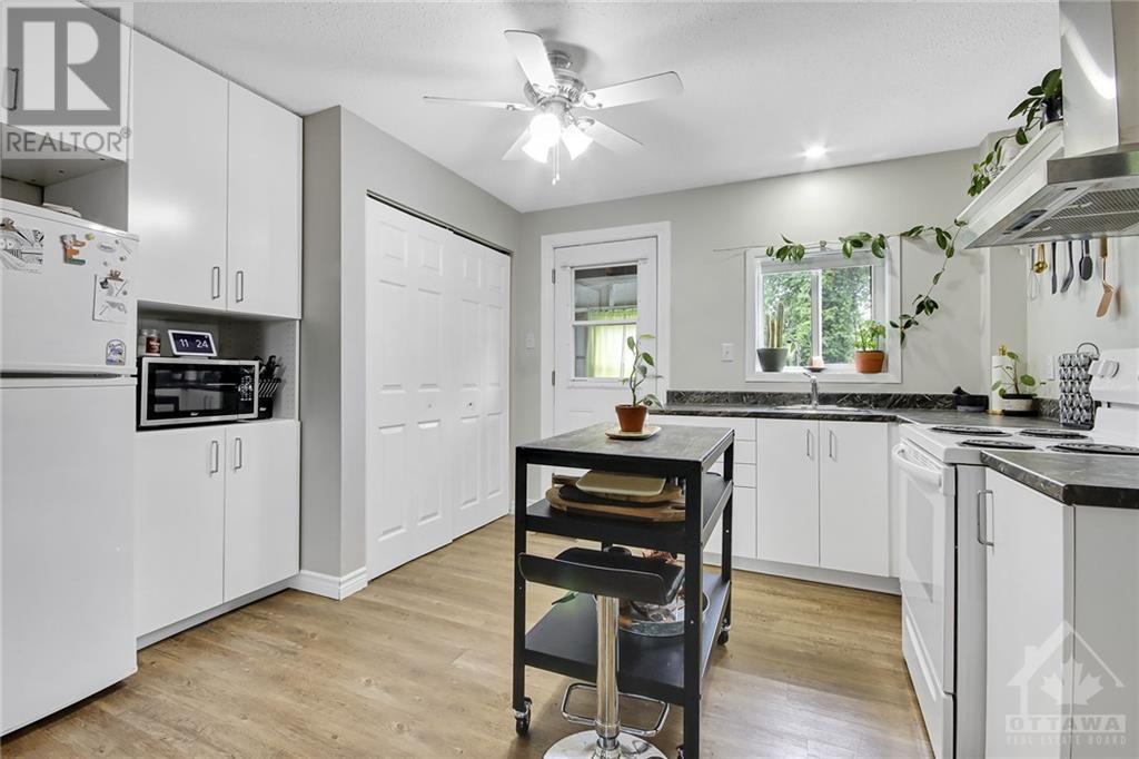Listing 1351195 - Large Photo # 7