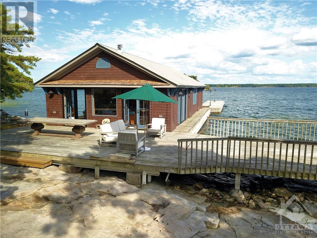 115 E ISLAND