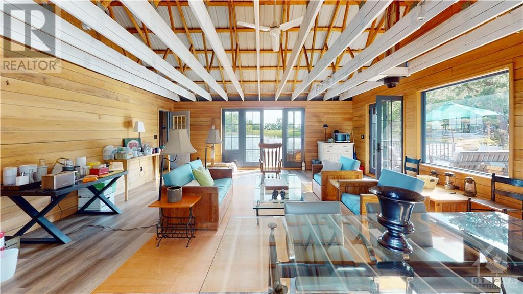 115 E ISLAND