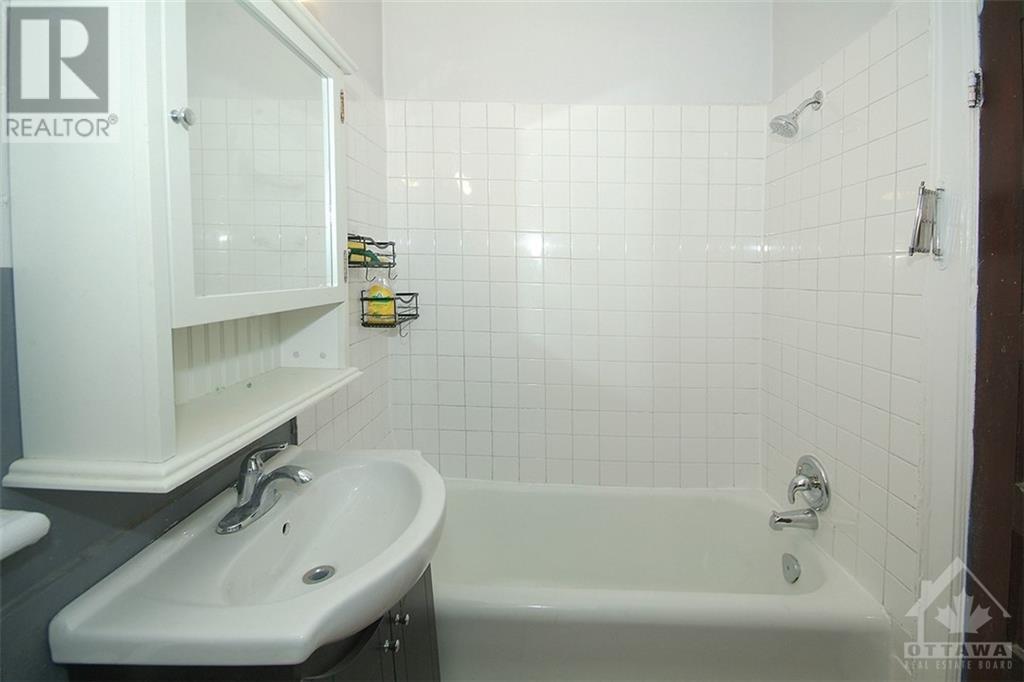 Listing 1351528 - Large Photo # 14