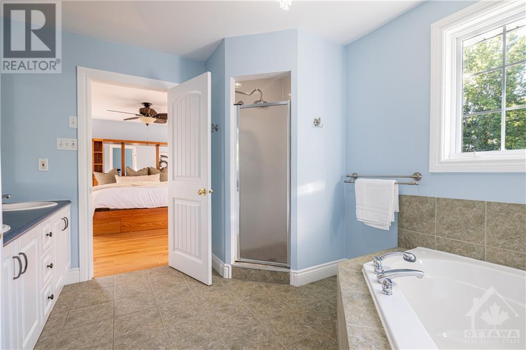 Listing 1351759 - Large Photo # 14