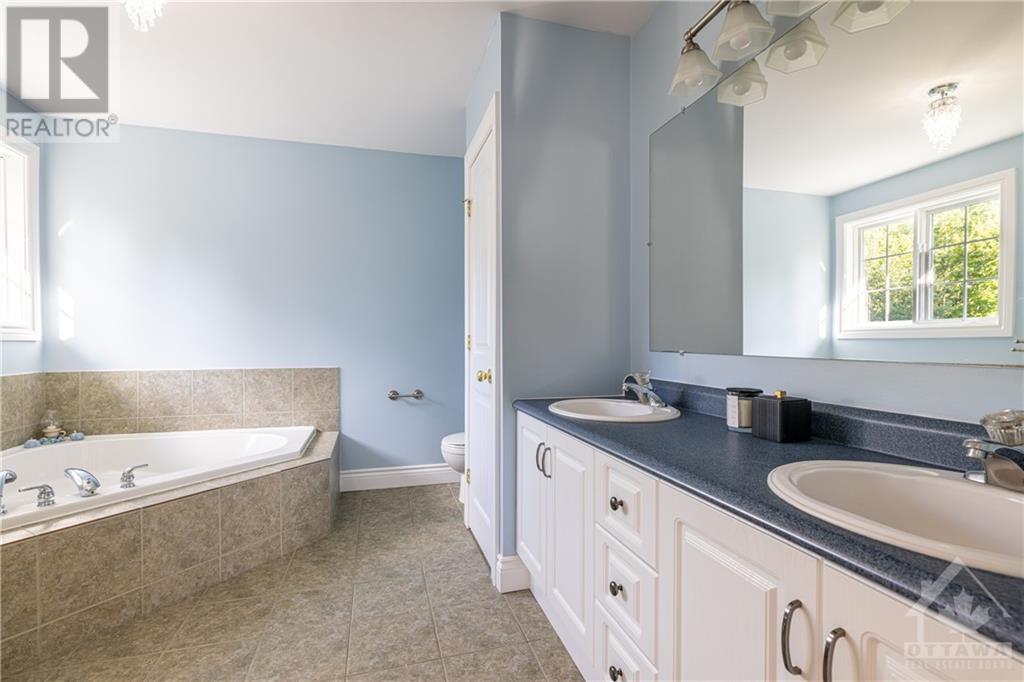 Listing 1351759 - Large Photo # 13