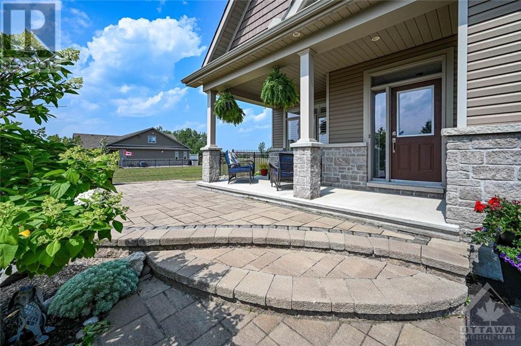 260 ROYAL LANDING GATE