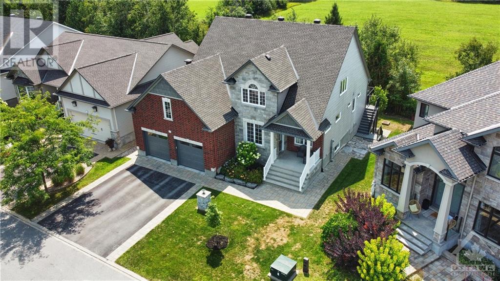 646 BIRCHLAND CRESCENT