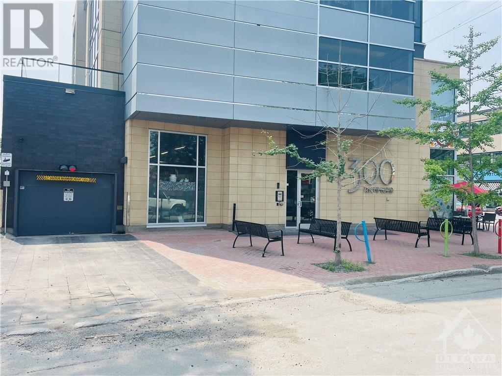 300 RICHMOND ROAD UNIT#400, #400