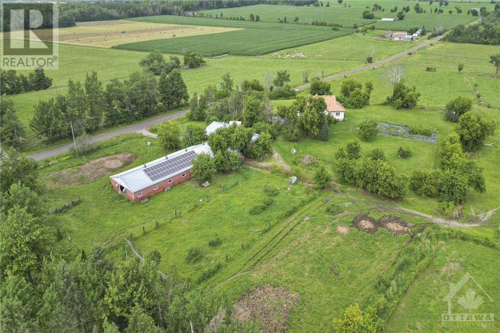 Listing 1352879 - Large Photo # 13