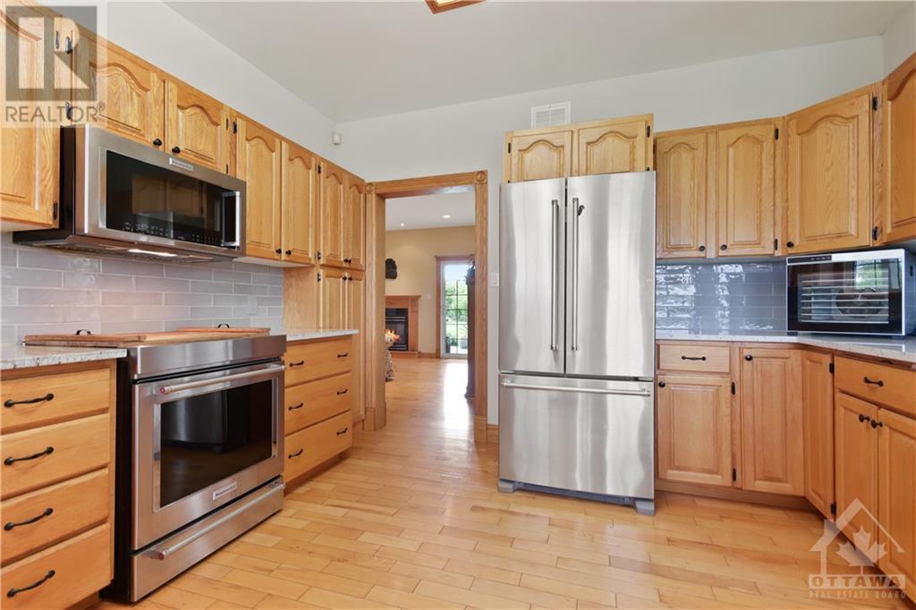 Listing 1352879 - Large Photo # 22