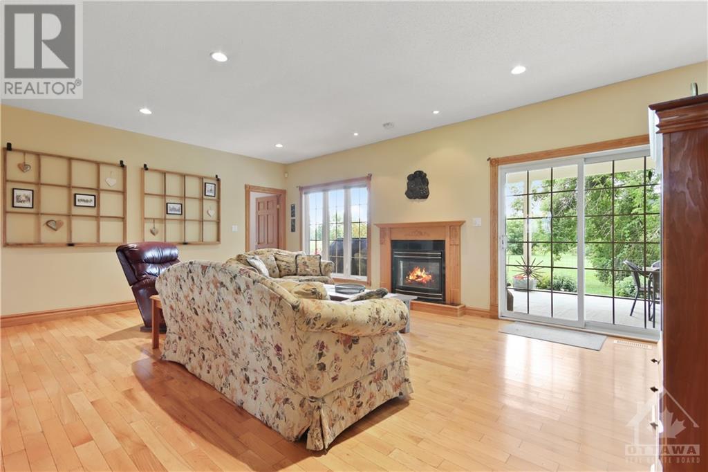 Listing 1352990 - Large Photo # 10