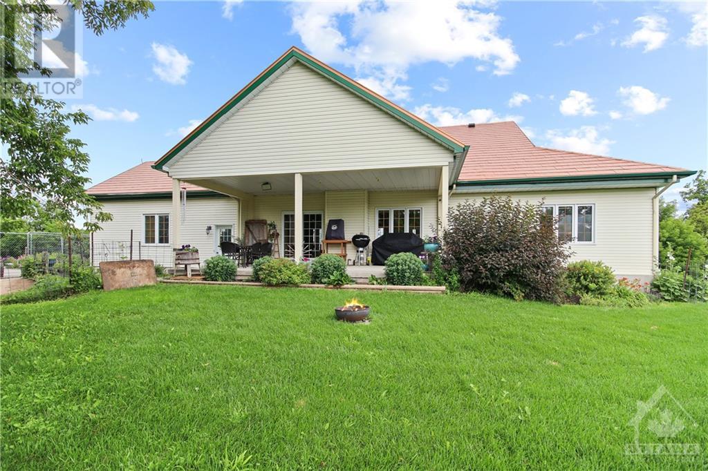 Listing 1352990 - Large Photo # 24