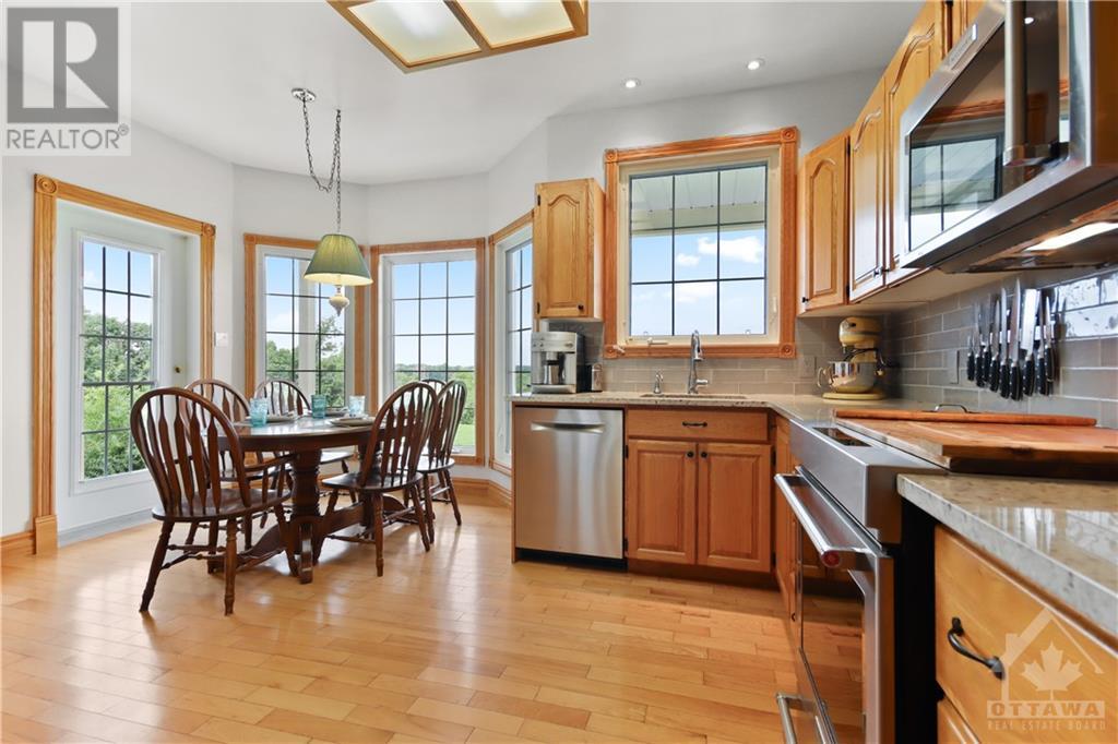 Listing 1352990 - Large Photo # 14