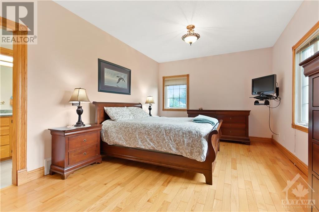 Listing 1352990 - Large Photo # 15