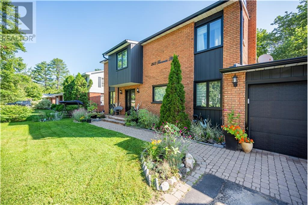243 THOMAS STREET, Deep River