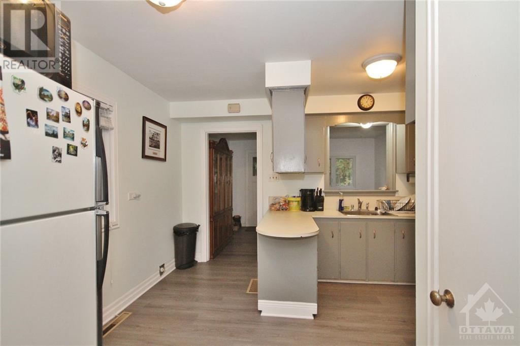 Listing 1353198 - Large Photo # 7