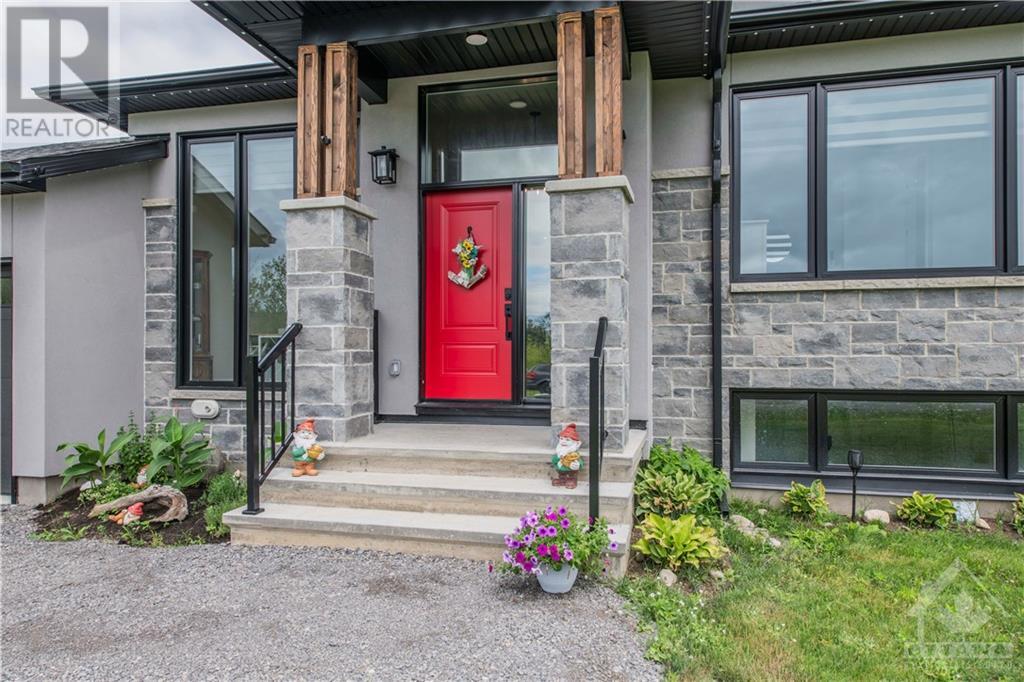15 RIDEAU CROSSING CRESCENT