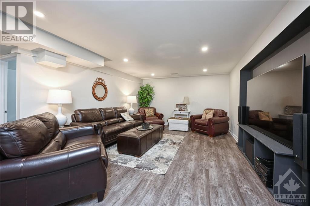 874 PERCIVAL CRESCENT