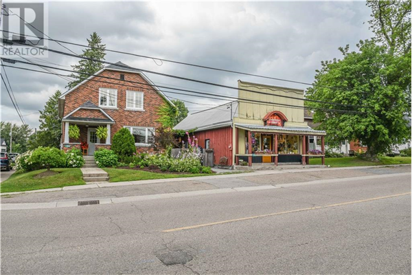 1874/1876 BEACHBURG ROAD, Beachburg