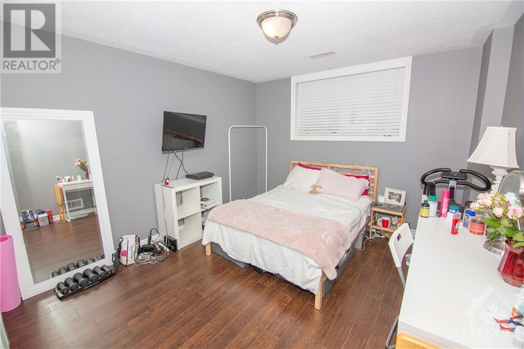Listing 1353376 - Large Photo # 18