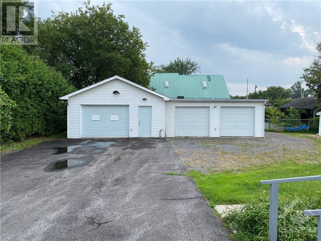 1134 MAISONNEUVE STREET