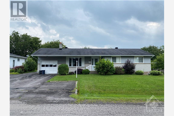 1134 MAISONNEUVE STREET, Orleans