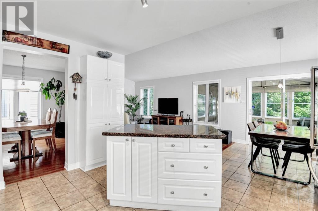 Listing 1353688 - Large Photo # 13