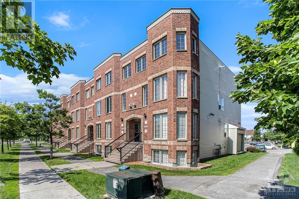 872 LONGFIELDS DRIVE