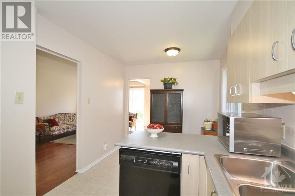 Listing 1354067 - Large Photo # 15