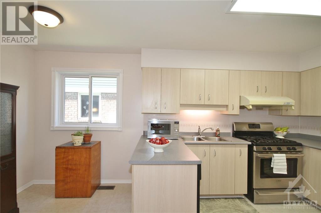 Listing 1354067 - Large Photo # 18