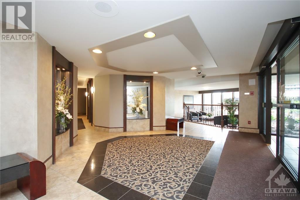 1081 AMBLESIDE DRIVE UNIT#1604, #1604