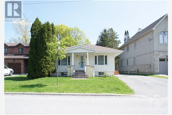827 RIDDELL AVENUE N, Ottawa